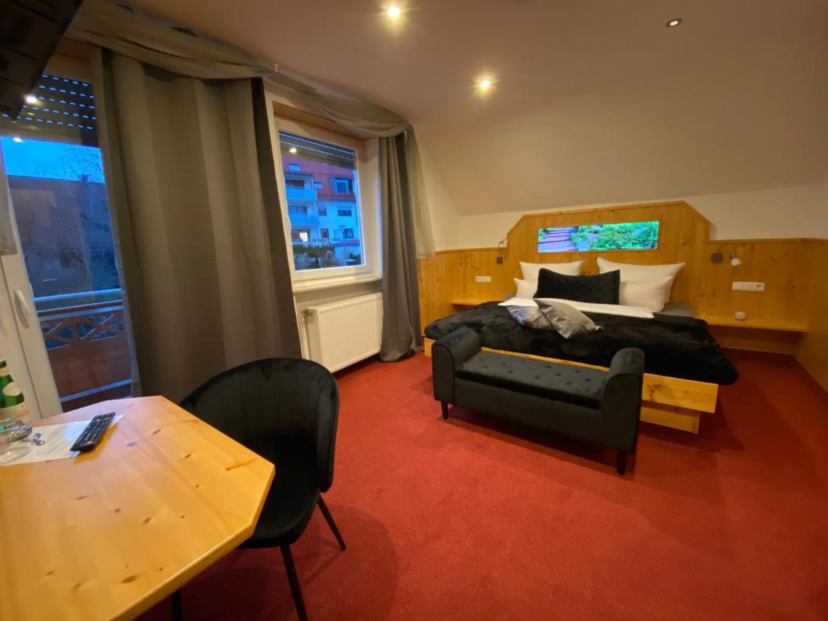 Hotel Wilder Mann Feuchtwangen Esterno foto