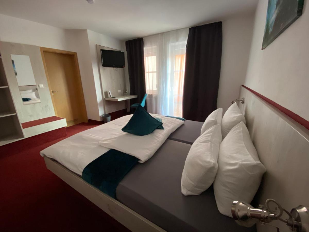 Hotel Wilder Mann Feuchtwangen Esterno foto