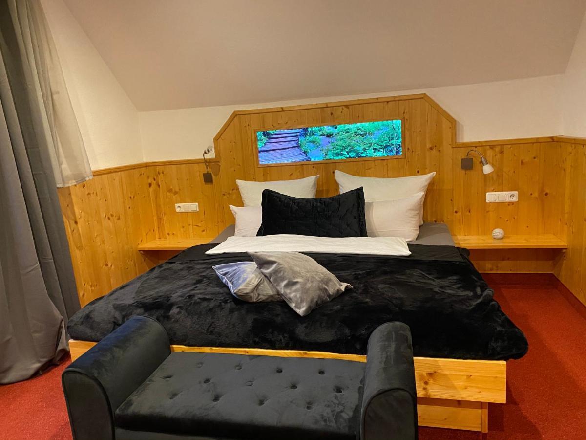 Hotel Wilder Mann Feuchtwangen Esterno foto