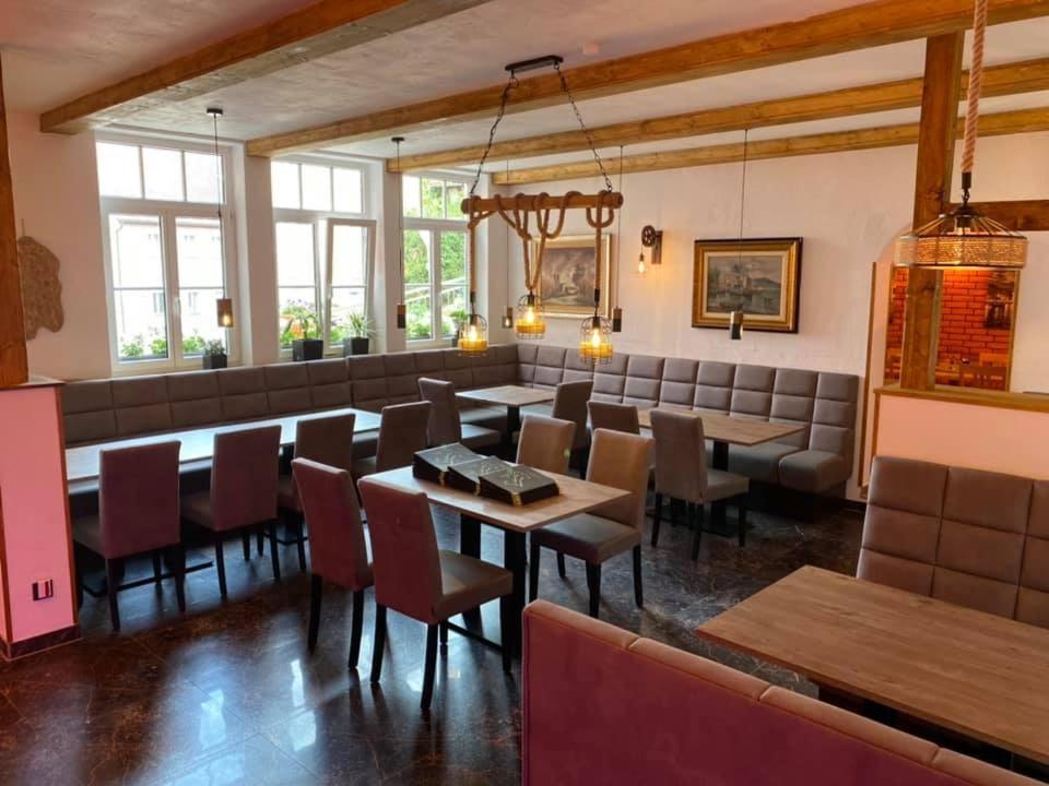 Hotel Wilder Mann Feuchtwangen Esterno foto
