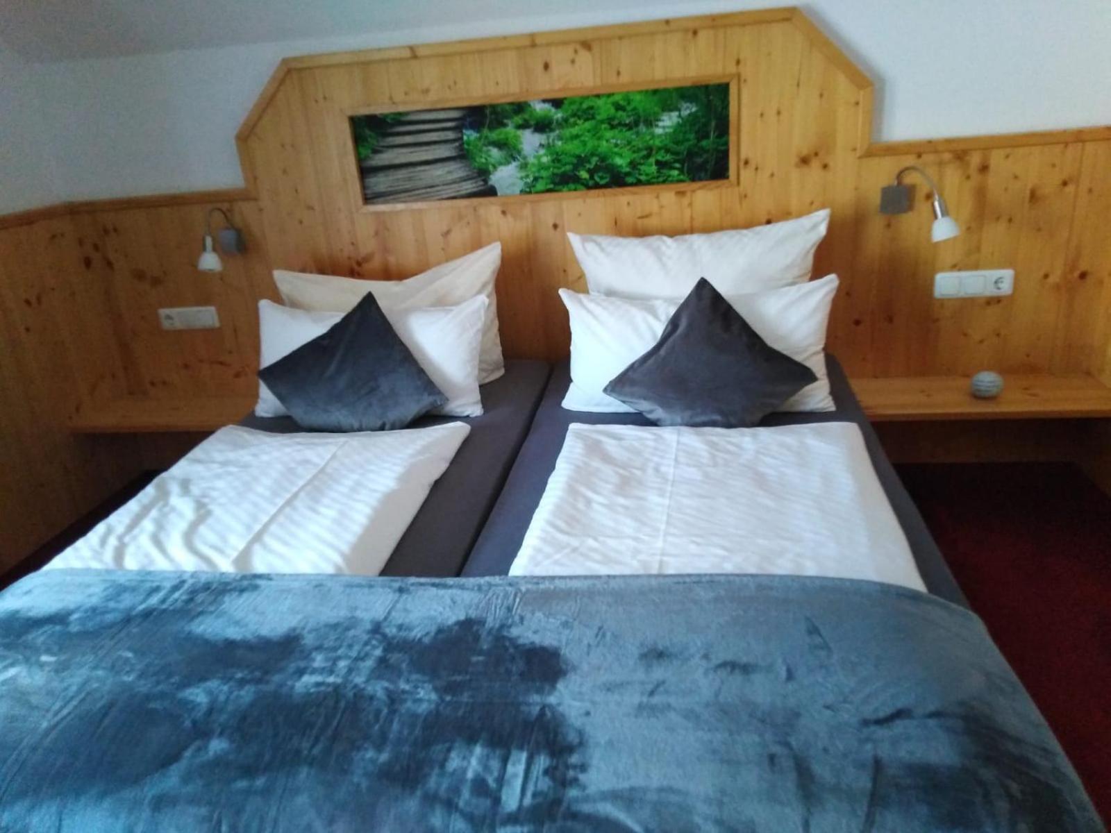 Hotel Wilder Mann Feuchtwangen Esterno foto