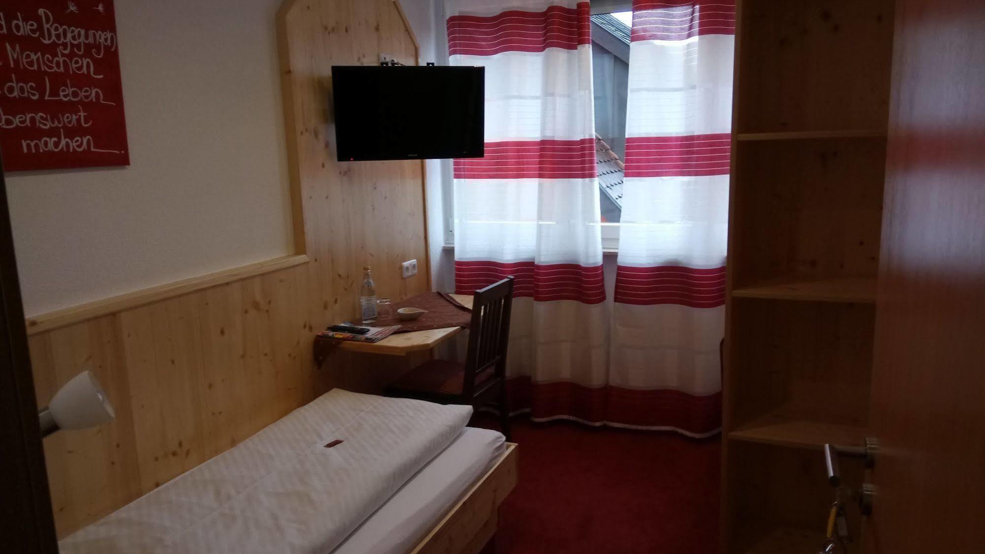 Hotel Wilder Mann Feuchtwangen Esterno foto